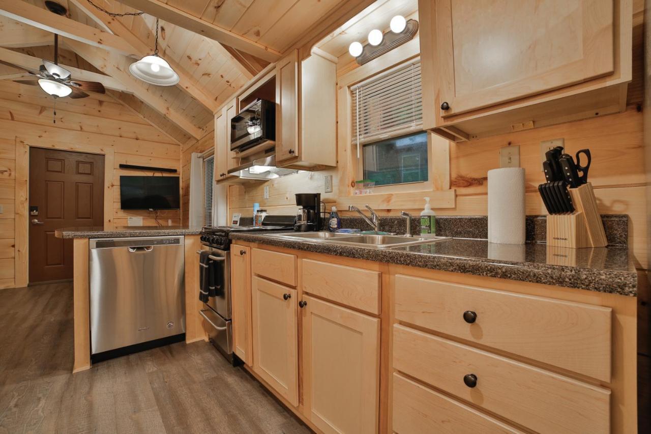 שאטאנוגה Ernie Cabin Wauhatchie Woodlands Tiny Cabin מראה חיצוני תמונה