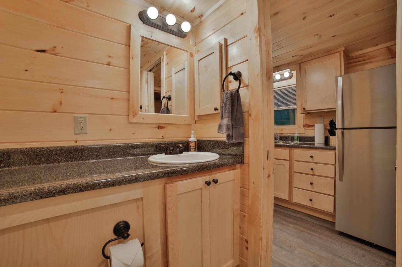 שאטאנוגה Ernie Cabin Wauhatchie Woodlands Tiny Cabin מראה חיצוני תמונה